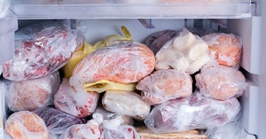 Thợ điện n&oacute;i: 7 sai lầm khi d&ugrave;ng tủ lạnh khiến tiền điện tăng vọt, nh&agrave; n&agrave;o cũng mắc &iacute;t nhất 3 lỗi