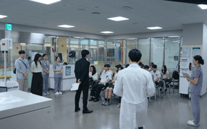 Đang c&oacute; 1 phim H&agrave;n khiến cả Trung Quốc ph&aacute;t cuồng: Cặp ch&iacute;nh visual đỉnh cao, xem m&agrave; tim đập th&igrave;nh thịch- Ảnh 4.