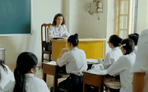 C&ocirc; gi&aacute;o dạy Ho&aacute; g&acirc;y sốt phim giờ v&agrave;ng, h&uacute;t triệu lượt xem l&agrave; ai?- Ảnh 5.