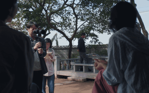 Phim H&agrave;n hay tuyệt đối kh&ocirc;ng ai c&oacute; thể remake nổi: Cảnh h&ocirc;n lập kỷ lục 360 triệu view, nữ ch&iacute;nh mặc đẹp bất bại- Ảnh 7.