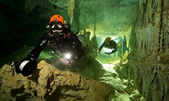 Không chỉ là hang động dưới nước lớn nhất thế giới, các nhà thám hiểm còn phát hiện được điều kì diệu này - Ảnh 3.