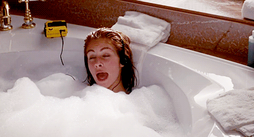 pretty-woman-singing-in-bath-c79ec