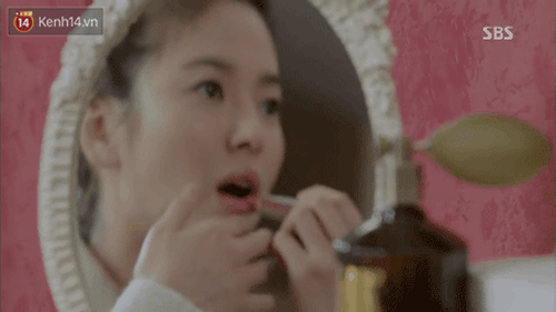 Ngắm những khoảnh khắc l&agrave;m đẹp thần th&aacute;nh của Song Hye Kyo - Ảnh 9.