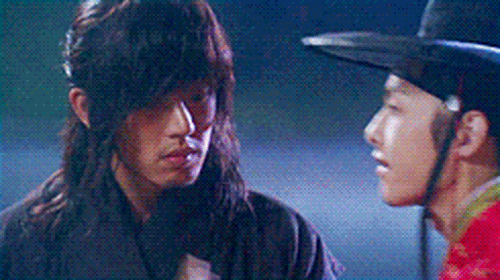 &ldquo;Ngựa đi&ecirc;n&rdquo; Yoo Ah In sẽ gặp gỡ t&igrave;nh cũ Song Joong Ki - Ảnh 5.