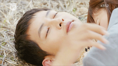 Kh&aacute;n giả Trung Quốc cũng ph&aacute;t cuồng v&igrave; Song Joong Ki sau Hậu Duệ Mặt Trời - Ảnh 4.