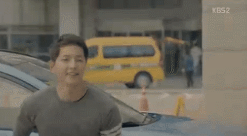 &ldquo;Hậu Duệ Mặt Trời&rdquo;: N&iacute;n thở với cảnh tắm n&oacute;ng bỏng của Song Joong Ki - Ảnh 14.