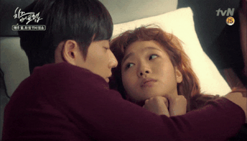 &ldquo;Cheese In The Trap&rdquo;: Ng&acirc;y ngất trước nụ h&ocirc;n &ldquo;giường chiếu&rdquo; l&atilde;ng mạn của Park Hae Jin - Ảnh 13.