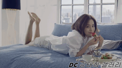 Tiếp tục ngất ng&acirc;y trước h&igrave;nh ảnh đẹp như nữ thần của Kim Tae Hee - Ảnh 9.
