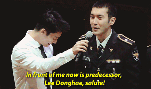 Donghae, Siwon, Changmin long lanh tr&ecirc;n s&acirc;n khấu trong qu&acirc;n ngũ - Ảnh 6.