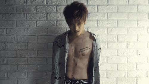 Fan được rửa mắt vì vô số cảnh khoe ngực của Jaejoong trong MV mới - Ảnh 1.