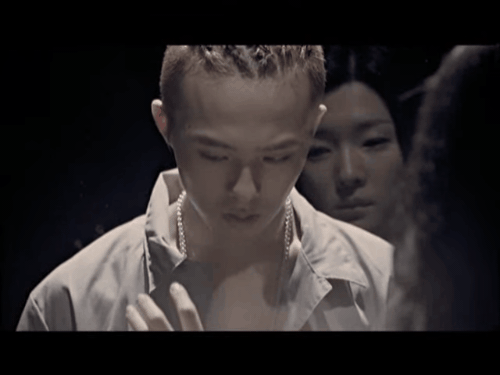 Những MV Kpop có kịch bản xoắn não nhất - Ảnh 3.