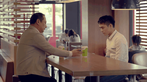 Ch&agrave;ng trai lần đầu c&ocirc;ng khai l&agrave; đồng t&iacute;nh với bố v&agrave; c&aacute;i kết đầy cảm động - Ảnh 4.