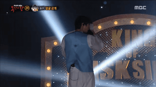 Th&ecirc;m một idol g&acirc;y bất ngờ khi lột mặt nạ trong cuộc thi h&aacute;t giấu mặt - Ảnh 1.