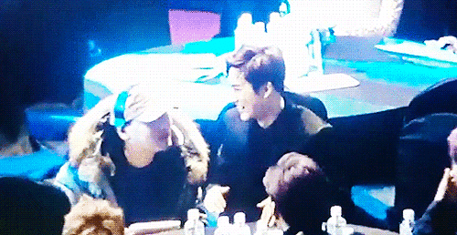 Nếu nghĩ Suho (EXO) l&agrave; trưởng nh&oacute;m b&ugrave; nh&igrave;n, xem xong loạt ảnh n&agrave;y bạn sẽ nghĩ kh&aacute;c - Ảnh 3.