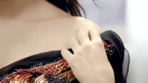 MV sexy trong mắt Kpop fan: &Acirc;u Mỹ gợi cảm - H&agrave;n Quốc rẻ tiền, phản cảm? - Ảnh 25.