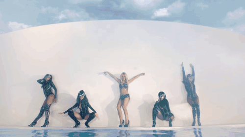 MV sexy trong mắt Kpop fan: &Acirc;u Mỹ gợi cảm - H&agrave;n Quốc rẻ tiền, phản cảm? - Ảnh 20.