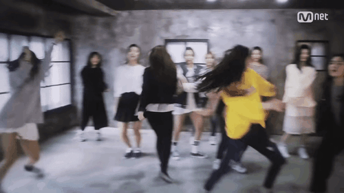 Produce 101: Girlgroup ồn ào nhất Kpop tuần qua - I.O.I nhá hàng MV mới - Ảnh 1.