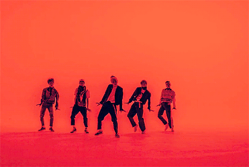 Boygroup mới nh&agrave; SM tung MV: Nhạc kh&oacute; nghe nhưng được c&aacute;i... trai đẹp - Ảnh 1.