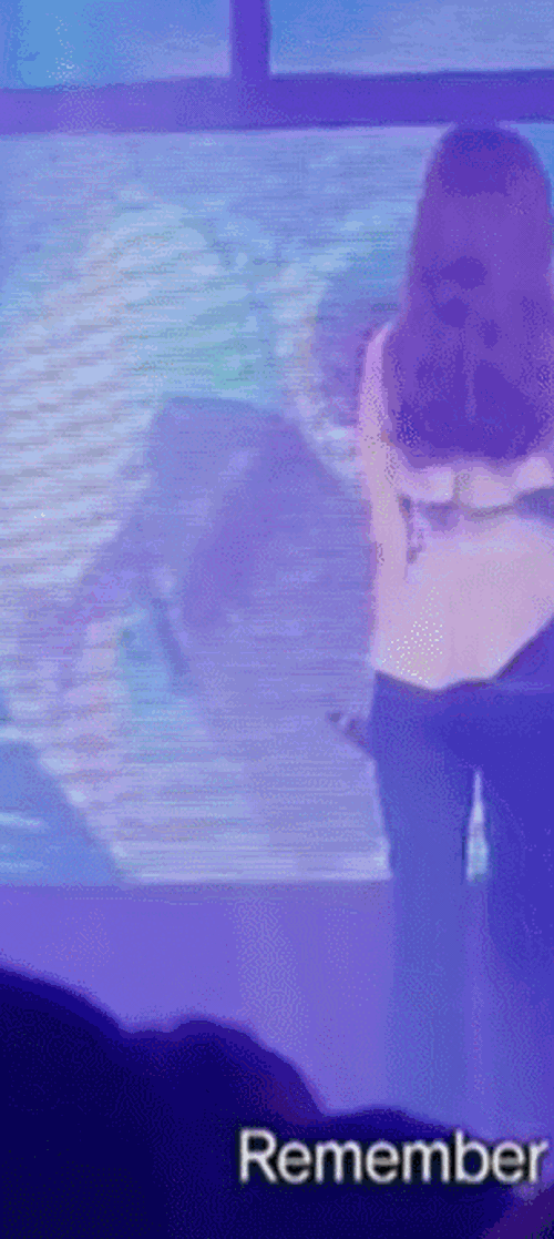 Netizen sốt v&igrave; th&acirc;n h&igrave;nh n&oacute;ng bỏng của Naeun (A Pink) tr&ecirc;n s&acirc;n khấu - Ảnh 2.