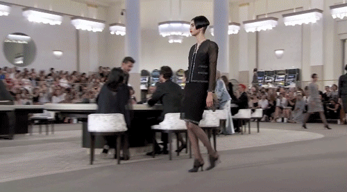 11 khoảnh khắc kh&ocirc;ng thể qu&ecirc;n của runway 2015 - Ảnh 2.