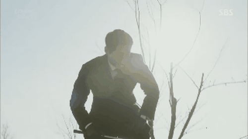 &ldquo;Remember&rdquo;: Hết bị bắn, Yoo Seung Ho lại bất ngờ ngất xỉu - Ảnh 24.