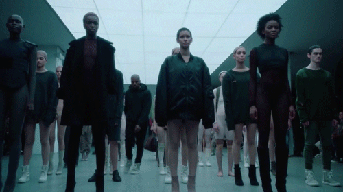 11 khoảnh khắc kh&ocirc;ng thể qu&ecirc;n của runway 2015 - Ảnh 3.