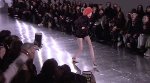 11 khoảnh khắc kh&ocirc;ng thể qu&ecirc;n của runway 2015 - Ảnh 5.