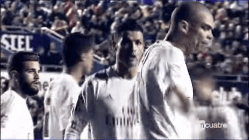 Ronaldo cãi nhau tay đôi với Pepe - Ảnh 3.