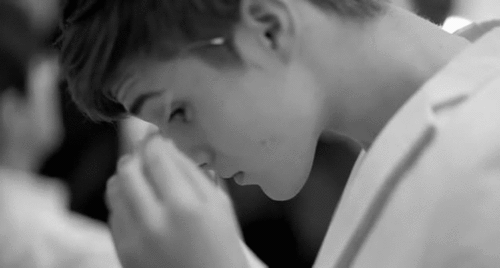 Ngắm loạt ảnh n&agrave;y đi, bạn sẽ phải m&ecirc; mẩn vẻ đẹp của em trai Emma Watson - Ảnh 32.