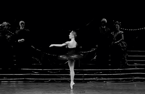 B&iacute; mật đằng sau khả năng xoay li&ecirc;n tục 32 v&ograve;ng của nghệ sĩ m&uacute;a ballet - Ảnh 1.