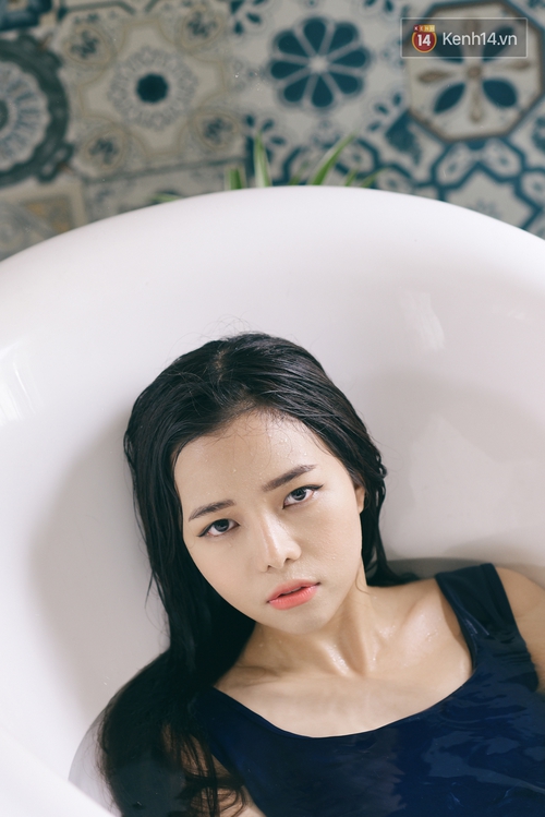 Học cô nàng thánh hóa trang Milla Chu cách makeup chống nước để luôn tươi xinh ngay cả khi trời mưa bất chợt - Ảnh 13. Học cô nàng thánh hóa trang Milla Chu cách makeup chống nước để luôn tươi xinh ngay cả khi trời mưa bất chợt - Ảnh 13.