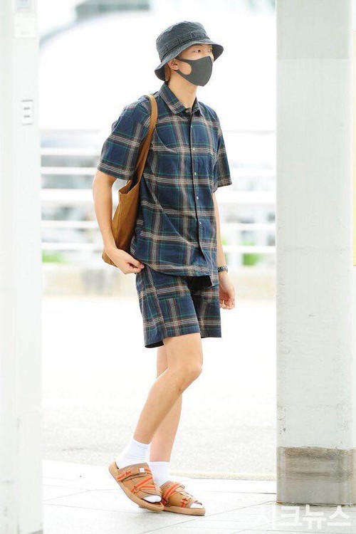Rap Monster (BTS) bất ngờ diện túi của thương hiệu Việt - Ảnh 3. Rap Monster (BTS) bất ngờ diện túi của thương hiệu Việt - Ảnh 3.