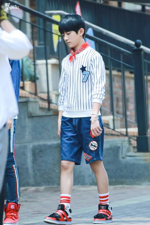 TFBoys, 3 chàng thiếu niên ngây thơ ngày nào giờ đã trở thành bộ 3 mỹ nam sành điệu mặc chất - Ảnh 25. TFBoys, 3 chàng thiếu niên ngây thơ ngày nào giờ đã trở thành bộ 3 mỹ nam sành điệu mặc chất - Ảnh 25.
