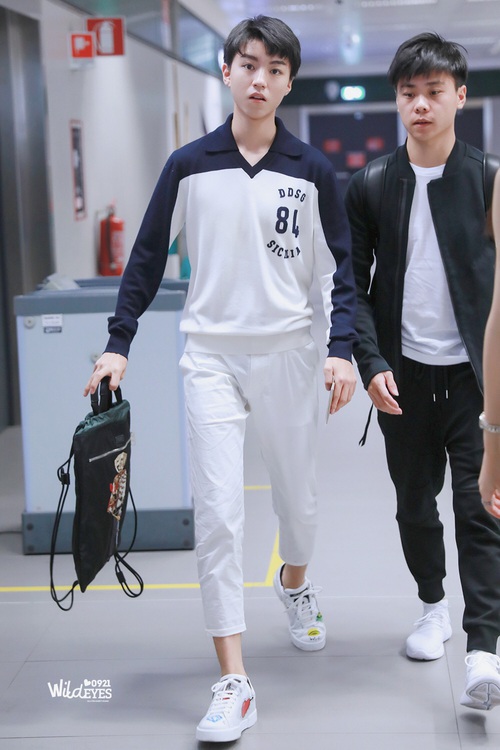 TFBoys, 3 chàng thiếu niên ngây thơ ngày nào giờ đã trở thành bộ 3 mỹ nam sành điệu mặc chất - Ảnh 9. TFBoys, 3 chàng thiếu niên ngây thơ ngày nào giờ đã trở thành bộ 3 mỹ nam sành điệu mặc chất - Ảnh 9.