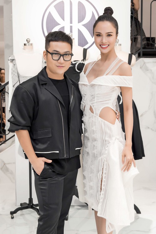 Team Minh Tú sexy hết cỡ, khuấy động sự kiện ra mắt BST mới của Chung Thanh Phong - Ảnh 11. Team Minh Tú sexy hết cỡ, khuấy động sự kiện ra mắt BST mới của Chung Thanh Phong - Ảnh 11.