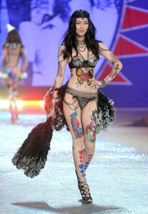 Danh sách 55 chân dài xác nhận sẽ trình diễn trong Victorias Secret Fashion Show 2017 - Ảnh 17. Danh sách 55 chân dài xác nhận sẽ trình diễn trong Victorias Secret Fashion Show 2017 - Ảnh 17.