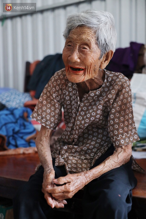 Về miền Tây nghe chuyện cụ bà 90 tuổi mãi lo chữ hiếu, không dám lấy chồng vì sợ má ở một mình không ai chăm sóc - Ảnh 6.