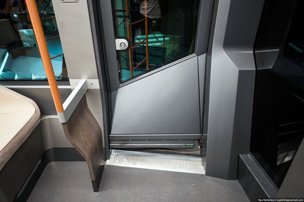 the-doors-slide-open-and-are-operated-by-a-touch-screen-c36df