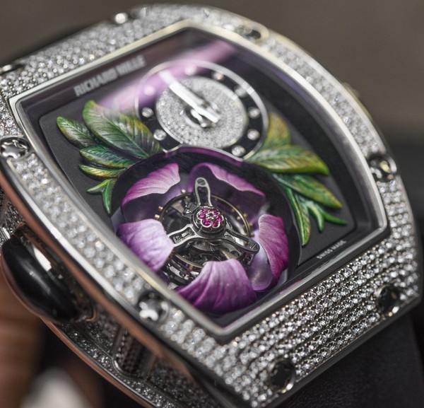 Richard-Mille-RM-19-02-Tourbillon-Fleur-aBlogtoWatch-2-dfeba