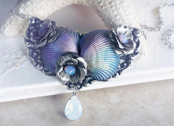 Artist-Turns-Seashells-Into-Beautiful-Jewelry1__880 (1)-2ea60