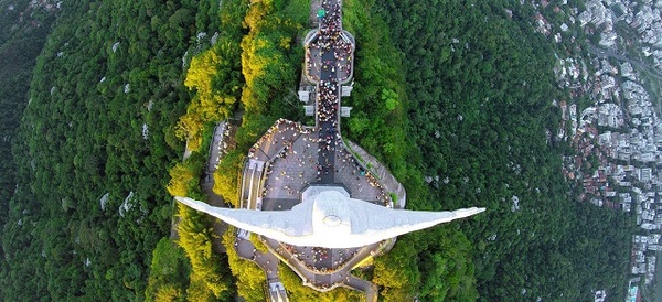 christ-the-redeemer-by-alexandre-salem-1451329376573.jpg