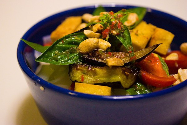 MACOSX:Users:MacOSX:Downloads:hinh du lich:Ho-Chi-Minh-Food-640x427.jpg