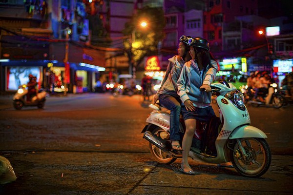 MACOSX:Users:MacOSX:Downloads:hinh du lich:Ho-Chi-Minh-City-Motorbike-640x427.jpg