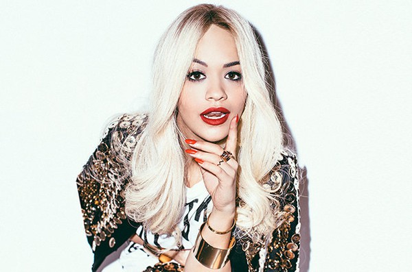 C:\Users\Administrator\Desktop\Bai dang\rita-ora-press-2014-red-lipstick-billboard-650.jpg