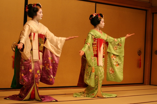 japan-kyoto-geisha-1450437414992.jpg
