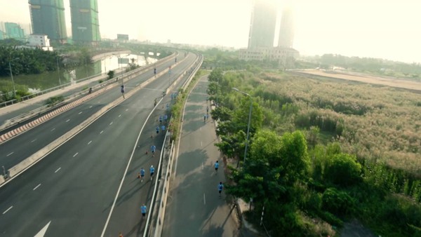 Giới trẻ S&agrave;i G&ograve;n chuẩn bị chinh phục cầu Ph&uacute; Mỹ c&ugrave;ng Phillip Nguyễn - Ảnh 4.