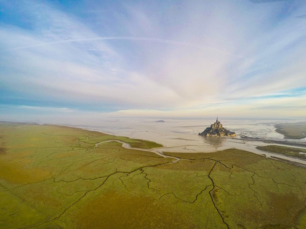 mont-saint-michel-normandie-france-by-jeremie-eloy-1451329376574.jpg