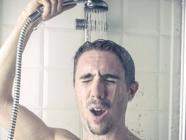 this-showering-trick-will-make-you-more-energized-for-the-workday-1451360166587.jpg