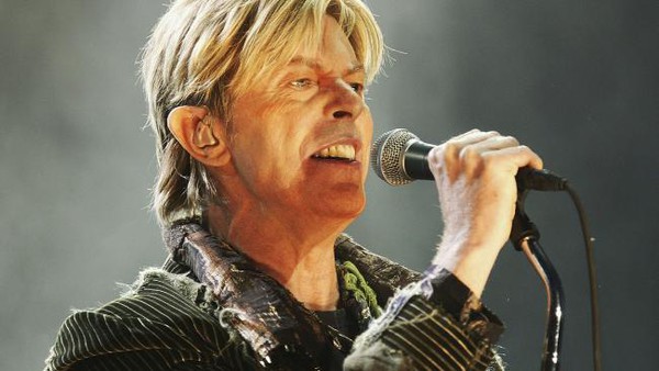 Huyền thoại David Bowie qua đời sau 18 tháng đấu tranh với ung thư - Ảnh 1.