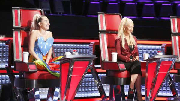 Chưa cần làm HLV, Miley Cyrus đã quá chất trên ghế cố vấn The Voice - Ảnh 10.